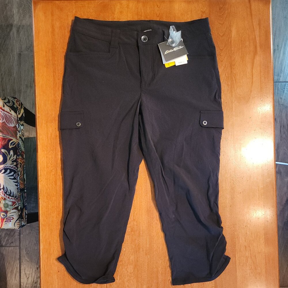 Eddie Bauer women's black Horizon capris NWT Size 8